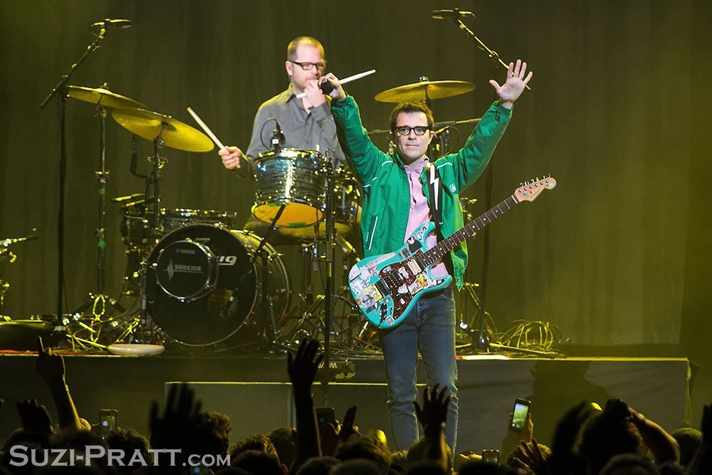 Weezer @ KNDD 107.7 The End's Deck the Hall Ball 2014